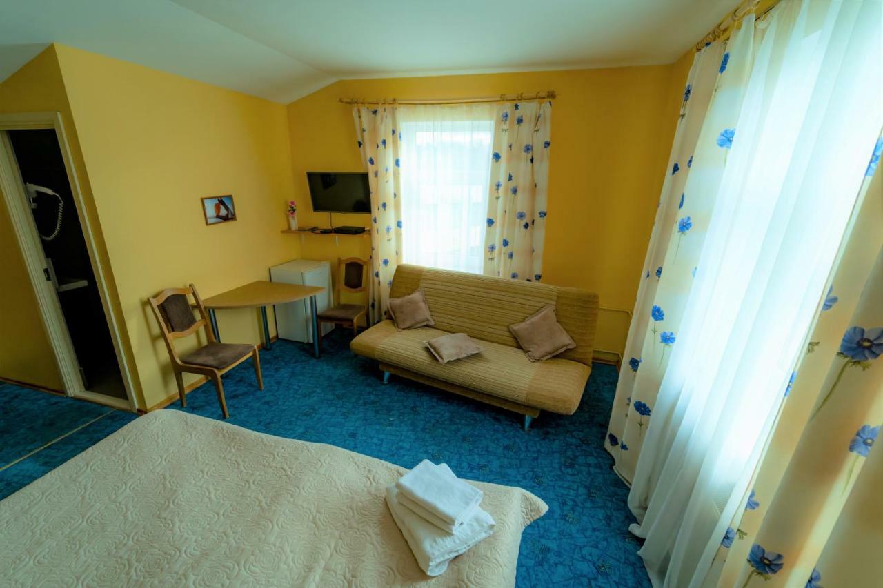Hotel Mare & Restaurant Roja Exterior photo